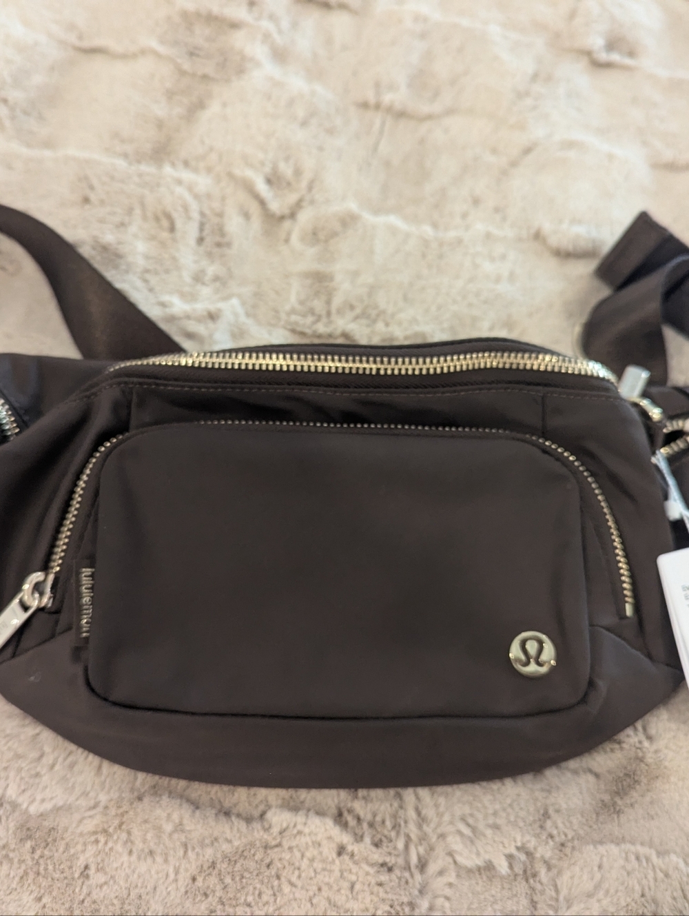 Lululemon Everywhere Belt Bag Extra Large 4L Metal - Picture 2 of 9